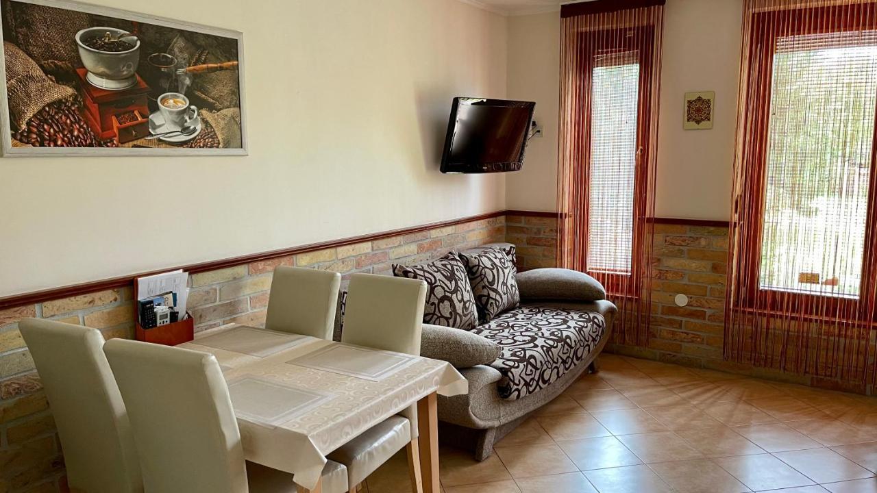 Gyula Vár Panoráma Apartman Exterior foto