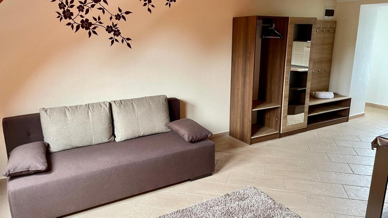 Gyula Vár Panoráma Apartman Exterior foto